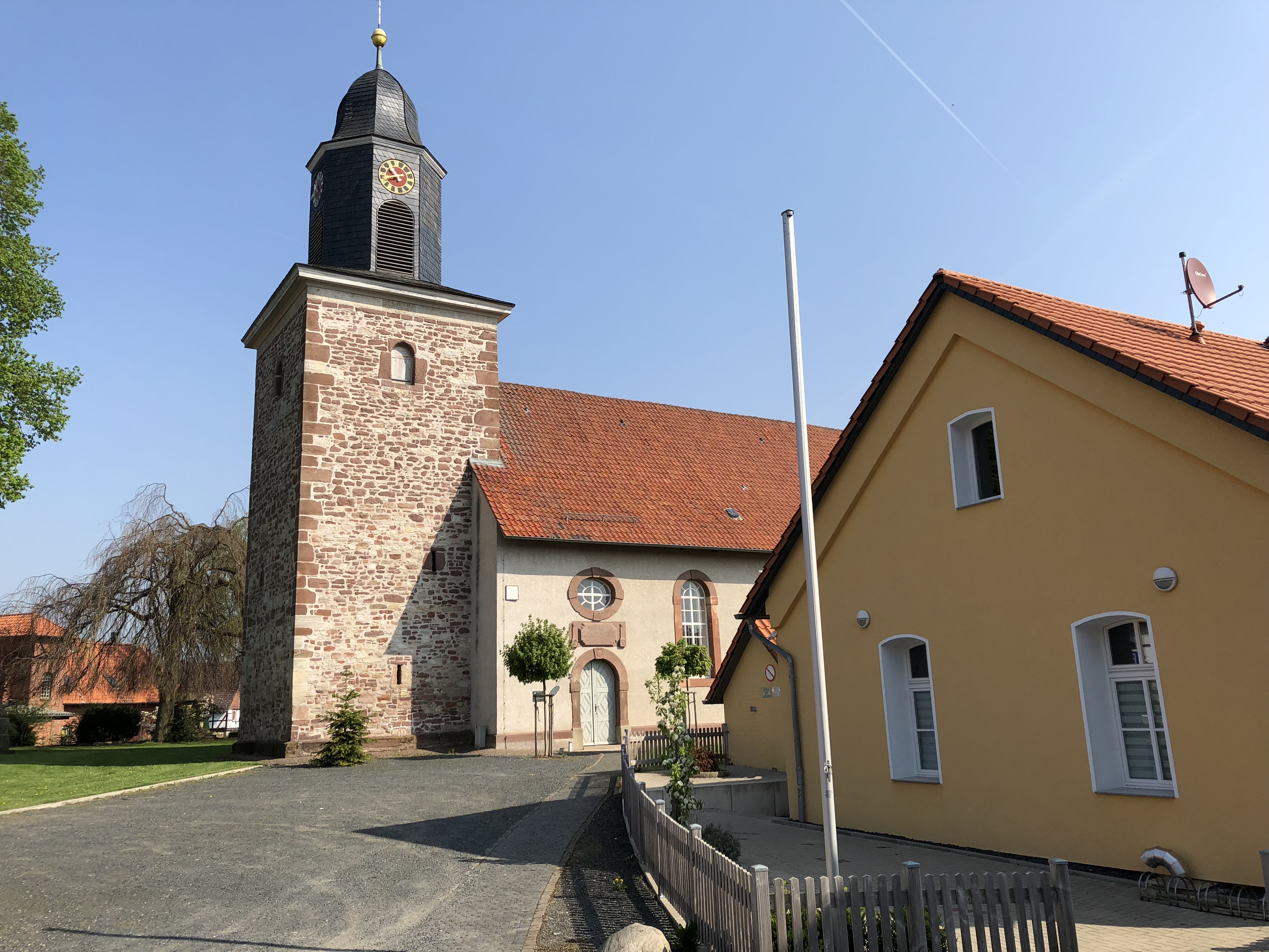 St. Petri Kirche und alte Schule Hammenstedt